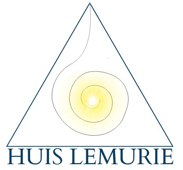 Logo van Huis Lemurië met spiraal in driehoek – symbool voor spirituele groei en balans